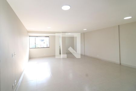 Sala de casa à venda com 4 quartos, 280m² em Jardim Guanabara, Rio de Janeiro