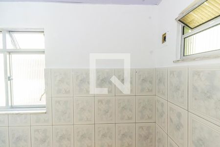 Banheiro de kitnet/studio para alugar com 1 quarto, 49m² em Penha Circular, Rio de Janeiro