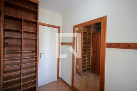 Closet da suíte de apartamento à venda com 2 quartos, 119m² em Lourdes, Belo Horizonte