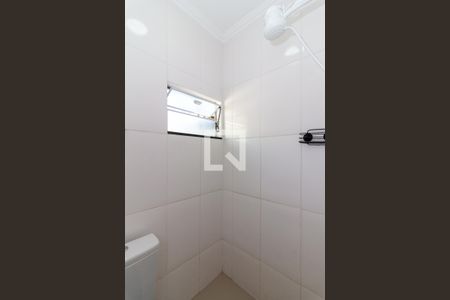 Banheiro de kitnet/studio para alugar com 1 quarto, 48m² em Penha Circular, Rio de Janeiro