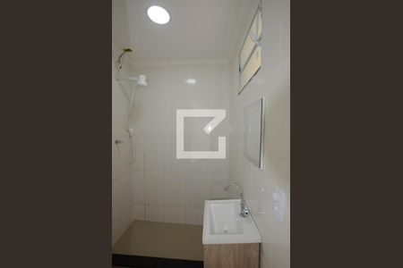 Banheiro de casa para alugar com 1 quarto, 30m² em Penha Circular, Rio de Janeiro