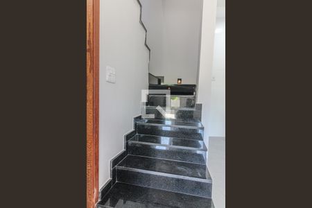 Sala - Escada de casa para alugar com 2 quartos, 80m² em Vargem Grande, Rio de Janeiro