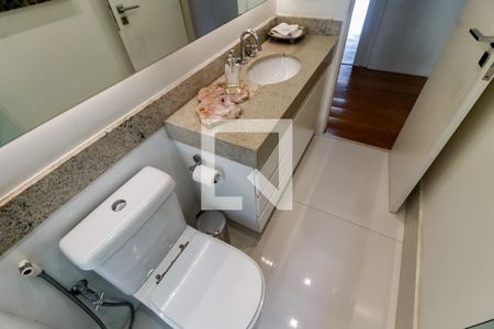 Banheiro Corredor de apartamento à venda com 3 quartos, 207m² em Jardim Panorama, São Paulo