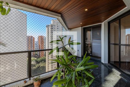 Varanda  de apartamento para alugar com 4 quartos, 239m² em Jardim Fonte do Morumbi, São Paulo