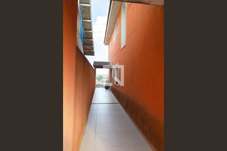 Casa à venda com 200m², 3 quartos e 8 vagas Casa à venda com 200m², 3 quartos e 8 vagasCorredor