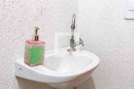 Casa à venda com 200m², 3 quartos e 8 vagas Casa à venda com 200m², 3 quartos e 8 vagasBanheiro 1