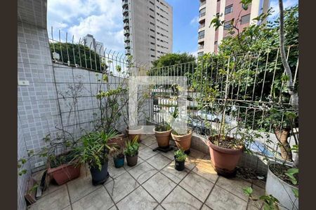 Casa para alugar com 4 quartos, 300m² em Ipiranga, São Paulo