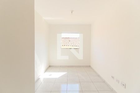 Sala de casa de condomínio para alugar com 2 quartos, 45m² em Itaquera, São Paulo