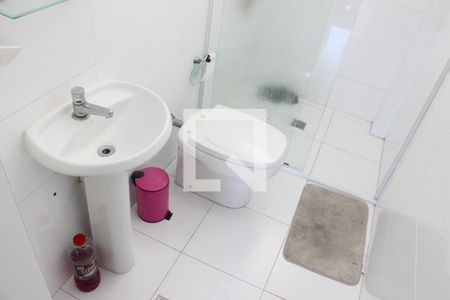 Banheiro de apartamento para alugar com 1 quarto, 28m² em Itararé, São Vicente