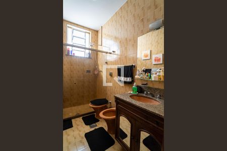 Banheiro de casa à venda com 3 quartos, 380m² em Badu, Niterói