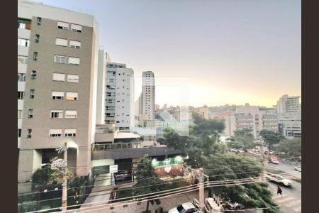 Vista Quarto 2 de apartamento para alugar com 3 quartos, 117m² em Buritis, Belo Horizonte