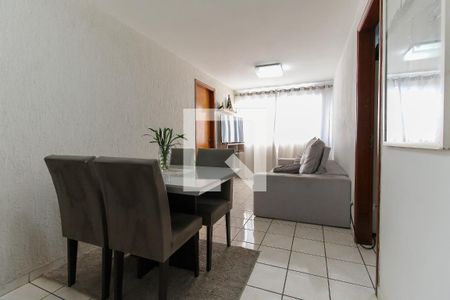Sala de apartamento à venda com 3 quartos, 66m² em Itaquera, São Paulo