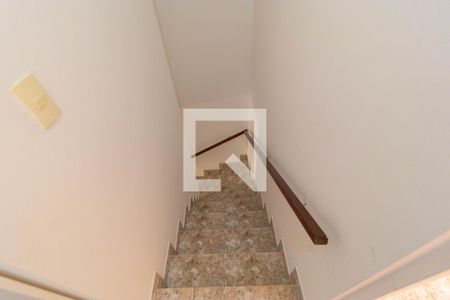 Escada de casa de condomínio à venda com 2 quartos, 60m² em Vila Maria Eugênia, Campinas