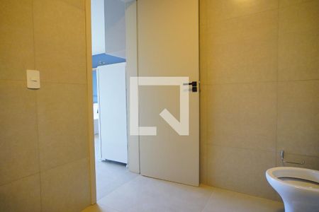Banheiro de kitnet/studio para alugar com 1 quarto, 25m² em Itacorubi, Florianópolis