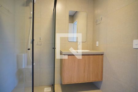 Banheiro  de kitnet/studio para alugar com 1 quarto, 25m² em Itacorubi, Florianópolis