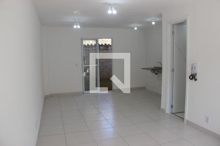 Sala de casa para alugar com 2 quartos, 95m² em Caguassu, Sorocaba