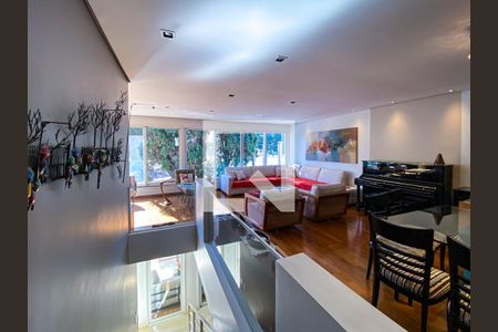 Sala de casa à venda com 4 quartos, 390m² em Vila Pirajussara, São Paulo