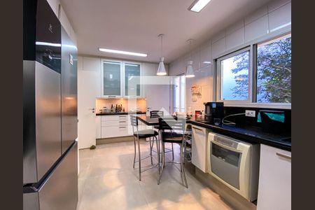 Cozinha de casa à venda com 4 quartos, 390m² em Vila Pirajussara, São Paulo