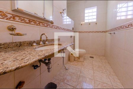 Banheiro de casa à venda com 4 quartos, 458m² em Álvaro Camargos, Belo Horizonte