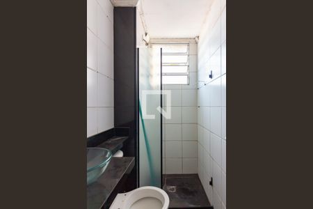 Banheiro de apartamento à venda com 2 quartos, 58m² em Piratininga, Osasco