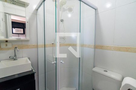 Banheiro de kitnet/studio para alugar com 1 quarto, 13m² em Cidade Vargas, São Paulo