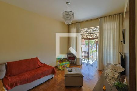Sala de casa à venda com 4 quartos, 230m² em Concórdia, Belo Horizonte