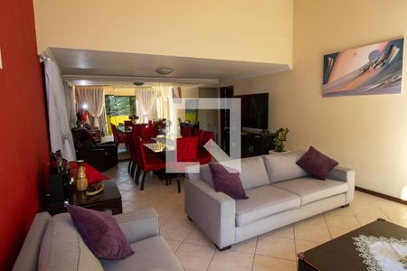 Sala de casa de condomínio para alugar com 4 quartos, 200m² em Jacarepaguá, Rio de Janeiro