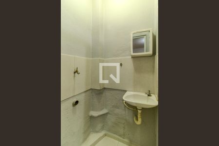 Banheiro de kitnet/studio para alugar com 1 quarto, 29m² em Santa Cecilia, São Paulo