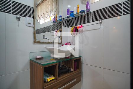 Banheiro Corredor de casa para alugar com 1 quarto, 49m² em Jardim Dona Leopoldina, Porto Alegre