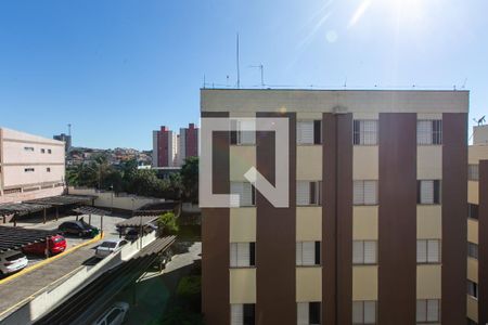 Vista / Quarto 1 de apartamento à venda com 2 quartos, 64m² em Vila Carmosina, São Paulo
