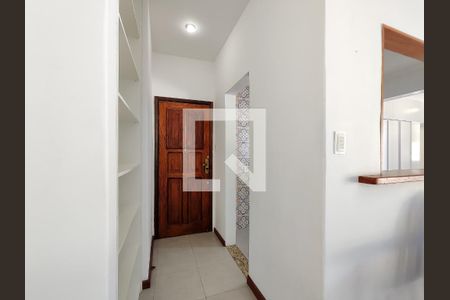 Entrada de apartamento à venda com 3 quartos, 98m² em Grajaú, Rio de Janeiro