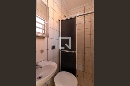 banheiro na suíte1 de casa à venda com 2 quartos, 53m² em Vila Brasilina, São Paulo