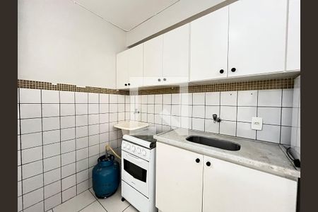 Cozinha de kitnet/studio para alugar com 1 quarto, 24m² em Asa Norte, Brasília