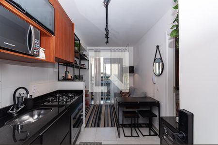 Cozinha de apartamento para alugar com 1 quarto, 27m² em Água Branca, São Paulo