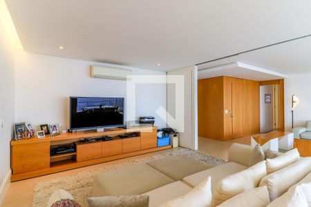 Sala de TV de apartamento à venda com 2 quartos, 178m² em Campo Belo, São Paulo