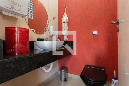 Lavabo de casa para alugar com 3 quartos, 255m² em Vila Talarico, São Paulo