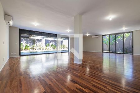 Sala de casa à venda com 5 quartos, 371m² em Alto de Pinheiros, São Paulo