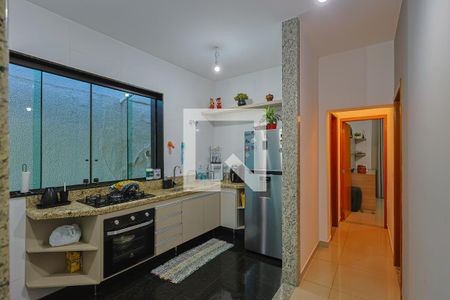 Cozinha de casa à venda com 3 quartos, 360m² em Santo André, Belo Horizonte