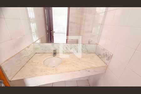 Casa de condomínio à venda com 288m², 4 quartos e 4 vagas Casa de condomínio à venda com 288m², 4 quartos e 4 vagasLavabo