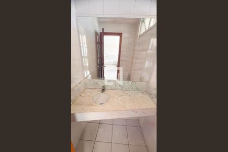 Casa de condomínio à venda com 288m², 4 quartos e 4 vagas Casa de condomínio à venda com 288m², 4 quartos e 4 vagasLavabo