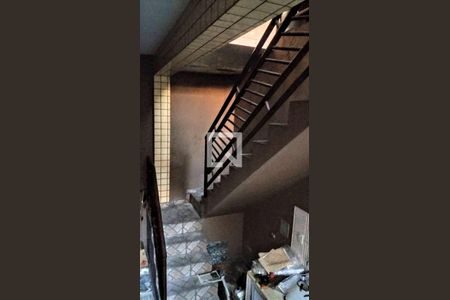 Escada de casa à venda com 4 quartos, 270m² em Conjunto California, Belo Horizonte