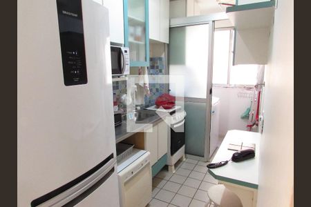 Cozinha de apartamento para alugar com 2 quartos, 68m² em Conjunto Promorar Raposo Tavares, São Paulo