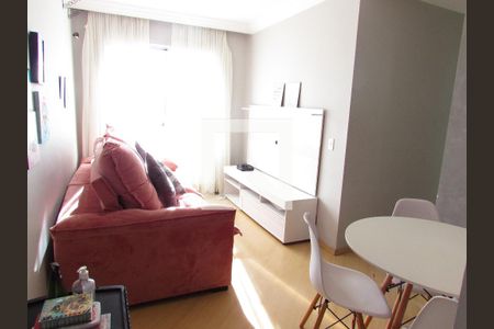 Sala de apartamento para alugar com 2 quartos, 68m² em Conjunto Promorar Raposo Tavares, São Paulo