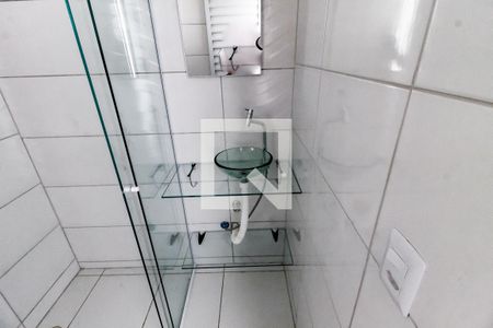 Banheiro de casa para alugar com 1 quarto, 26m² em Campo Limpo, São Paulo