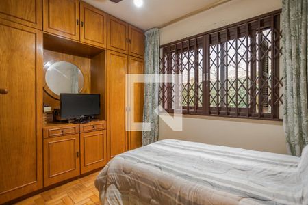 Quarto 2 de casa à venda com 3 quartos, 224m² em Vila Jardim, Porto Alegre