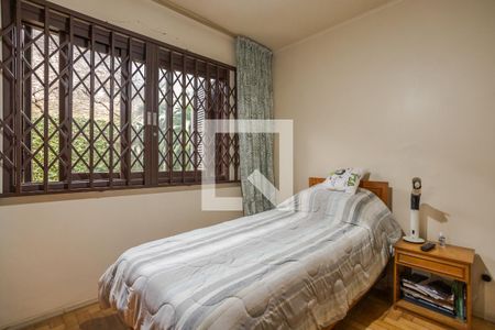 Quarto 2 de casa à venda com 3 quartos, 224m² em Vila Jardim, Porto Alegre