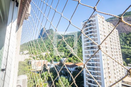 Sala  vista da janela de apartamento para alugar com 2 quartos, 98m² em Botafogo, Rio de Janeiro
