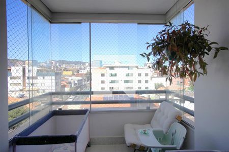 Varanda de apartamento à venda com 2 quartos, 62m² em Santa Tereza, Belo Horizonte