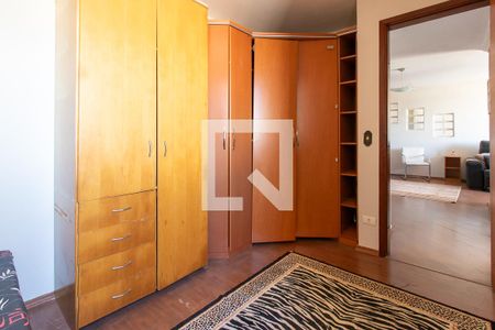 Quarto 2 de apartamento para alugar com 2 quartos, 60m² em Novo Mundo, Curitiba
