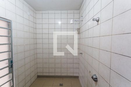 Banheiro Social de kitnet/studio para alugar com 1 quarto, 40m² em Pompéia, Belo Horizonte